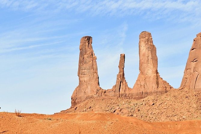 1.5 Hour Tour of Monument Valley's Loop Drive - Totem Pole and Yei Bi Cheii: formations with names and meaning