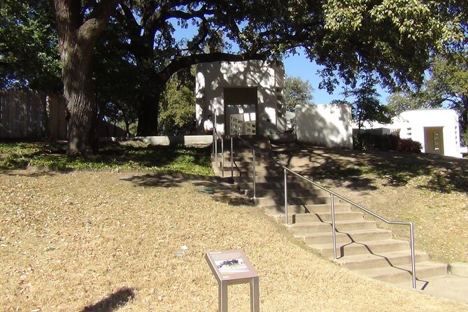 1-Hour JFK Assassination Walking Tour - Small group promise and van capacity