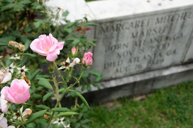 2.5 Hour Atlanta Local Food + Victorian Cemetery Tour - Firepit Pizza Tavern and the modern Atlanta food scene