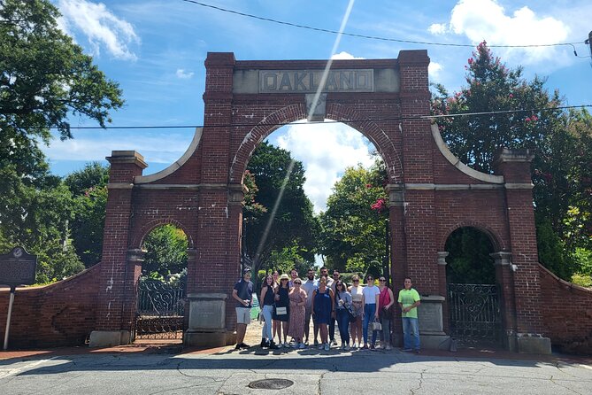 2.5 Hour Atlanta Local Food + Victorian Cemetery Tour - Guides make or break the afternoon