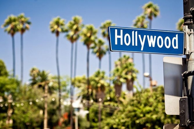 2-Hour Hollywood Bus Tour - The Hollywood Hills and Mulholland area
