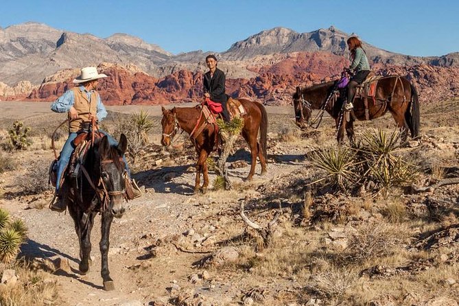 2-Hour Horseback Riding through Red Rock Canyon - Meeting the wranglers and choosing your horse