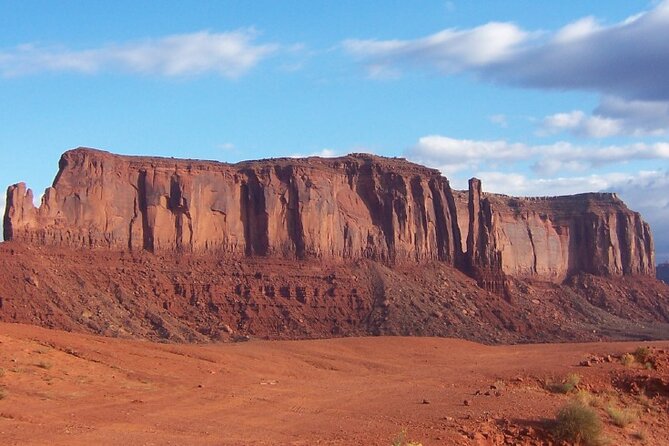 2 Hour Monument Valley Horseback Tour - Meeting the horses near The View Hotel