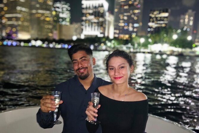 2 hrs Miami Private Boat Tour with Cooler, Ice, Bluetooth Stereo - Captains can shape the experience