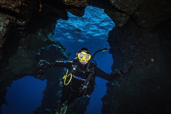 2 Tank Lanai Cathedral Scuba Dive Via Boat for Certified Divers - The Crossing to Lanai