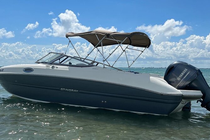 24 Ft Miami Bay: Private Boat, Gas Included , 6 people, Captained - Leaving the Miami River at a relaxed pace