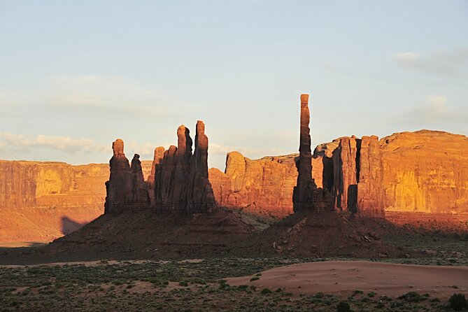 3.0 Hours of Monument Valley's Sunrise or Sunset 4×4 Tour - Ear of the Wind, Totem Pole, and Yei Bi Chei