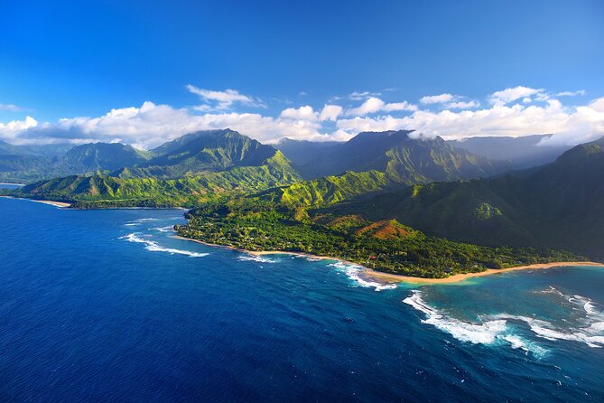 Air Kauai: DOORS-OFF Helicopter Adventure - The wettest side of Kauai from above