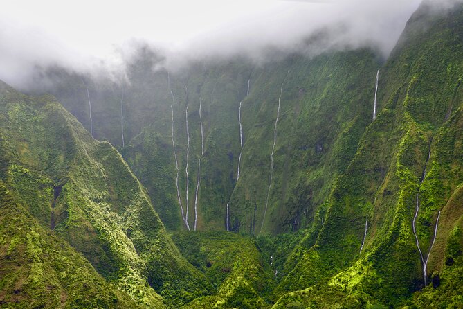 Air Kauai: DOORS-OFF Helicopter Adventure - A compact flight with a personal feel