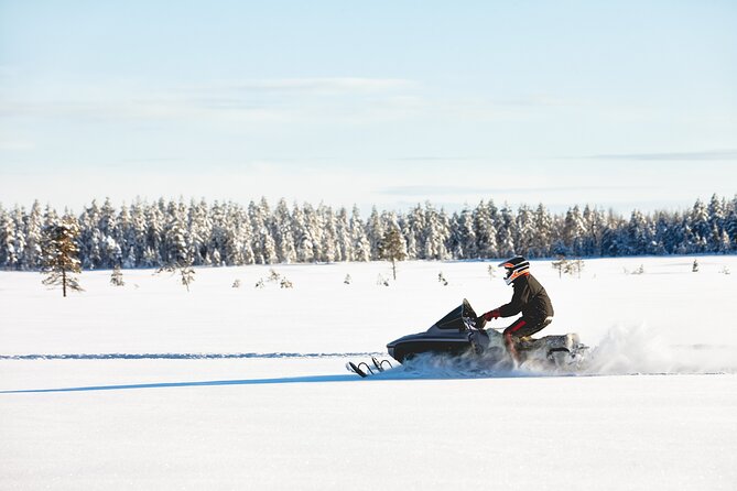 Alaska Snowmobile Adventure Tour - The frozen lake is the big moment