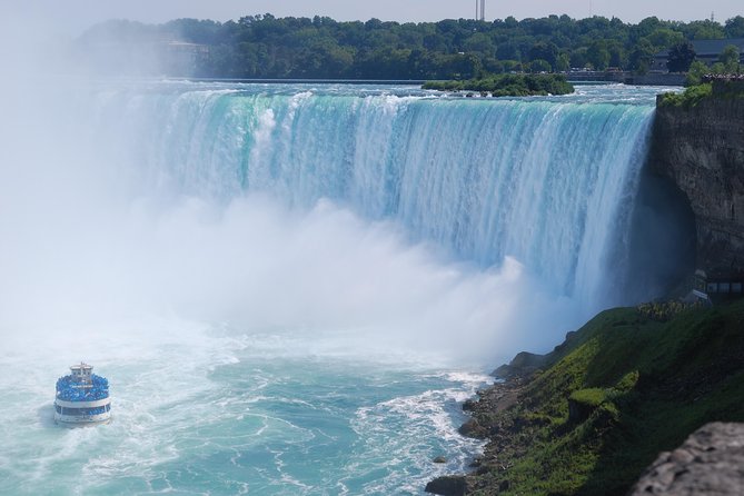 All Inclusive Niagara Falls USA Tour W/Boat Ride,Cave & Much MORE - Maid of the Mist: the loud, soaking centerpiece