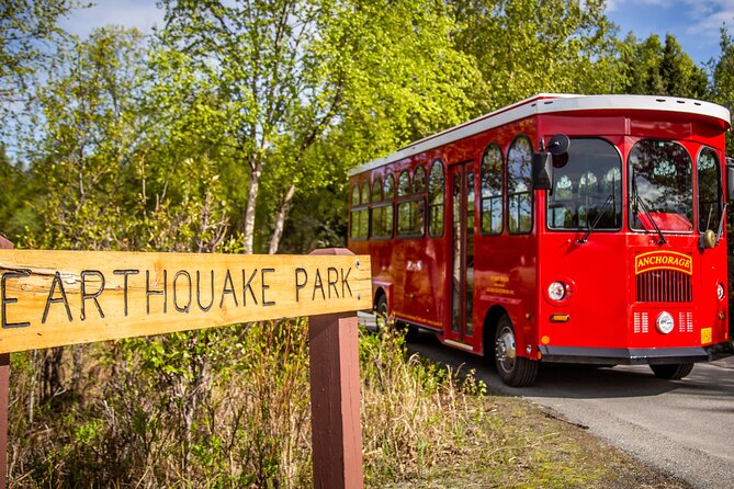 Anchorage Trolley's Deluxe City Tour - Lake Hood Harbor and the floatplane show