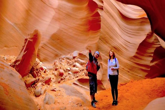 Antelope Canyon and Horseshoe Bend Day Tour from Flagstaff - Horseshoe Bend and its exposed overlook