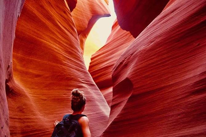 Antelope Canyon and Horseshoe Bend Small Group Tour from Vegas - Choosing Lower Antelope Canyon or Canyon X