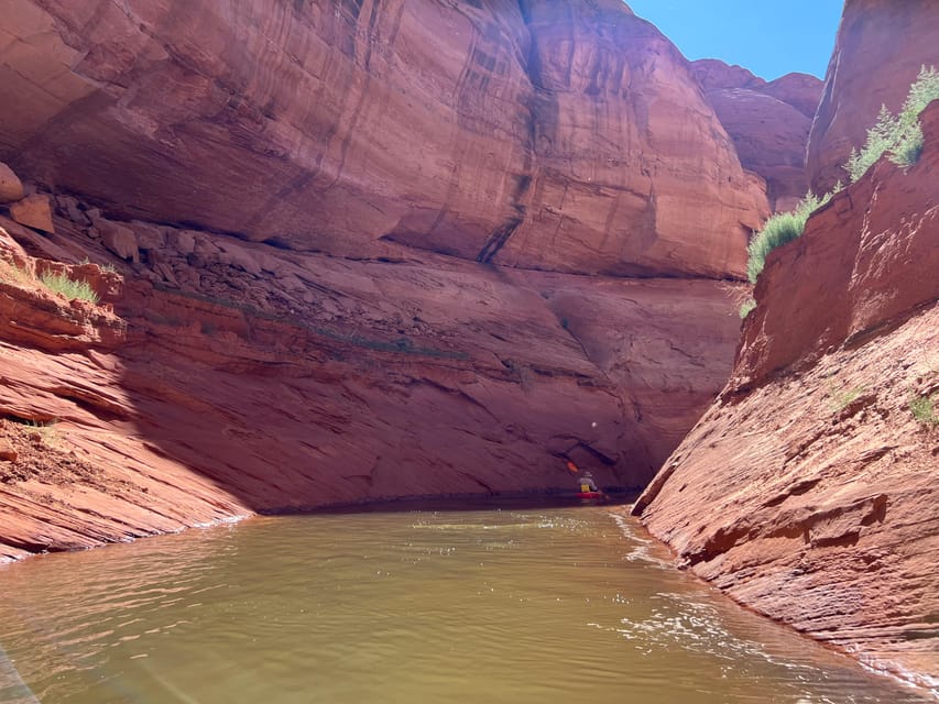 Antelope Canyon Lake Powell: Guided Kayaking & Hike Tour - Hiking through the narrow canyon