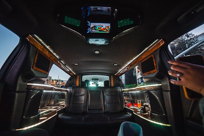Arrival Transfer: Private Luxury 8 Passenger Limousine Service - The good drivers make a real difference