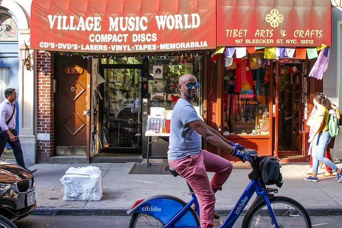 Artistic, Alternative Greenwich Village Walking Tour - Television landmarks, including the Friends apartment