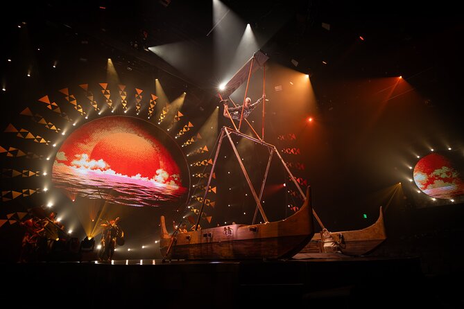 'Auana by Cirque du Soleil at the Waikiki Beachcomber Hotel - Acrobatics, aerial acts, and high-risk moments