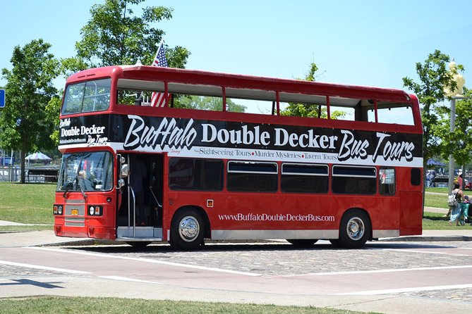 Best of Buffalo Double Decker Bus Tour - The guide’s humor: the biggest strength and the main risk