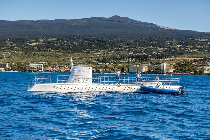 Big Island: Atlantis Submarine from Kona Beach - Fish, wrecks, and the best views