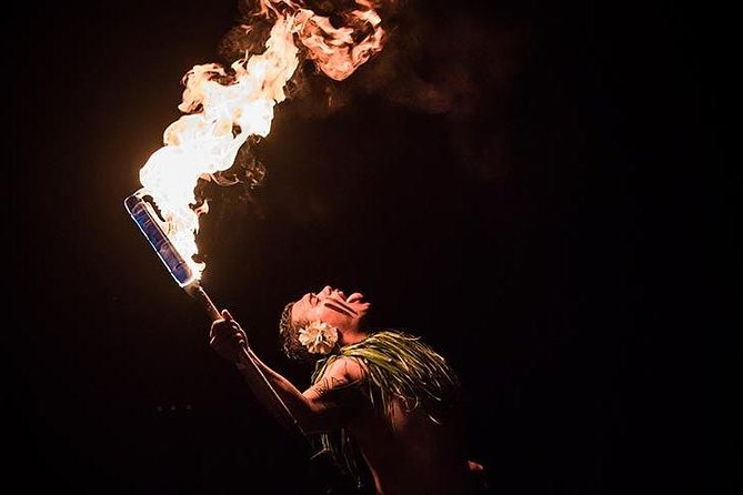 Big Island, Hawaii: Admission to Voyagers of the Pacific Luau - An easy Kona evening at Royal Kona Resort