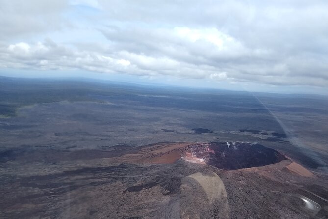 Big Island, Hawaii: Volcanoes National Park Safari - The 55-minute flight from Hilo to the volcanoes