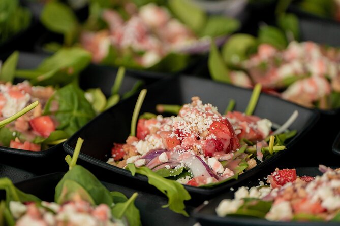 Big Island Historical Dinner Cruise to Kealakekua Bay - What dinner is like onboard