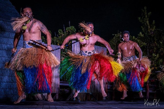 Big Island: Island Breeze Luau - Arriving beside Kamakahonu Bay