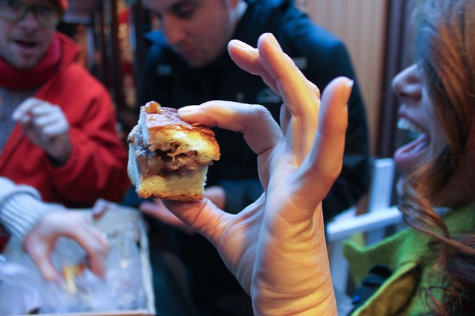 Bikes, Bites & Views: Chicago's Signature Dishes Bike Tour-Adults - The guides shape the whole experience