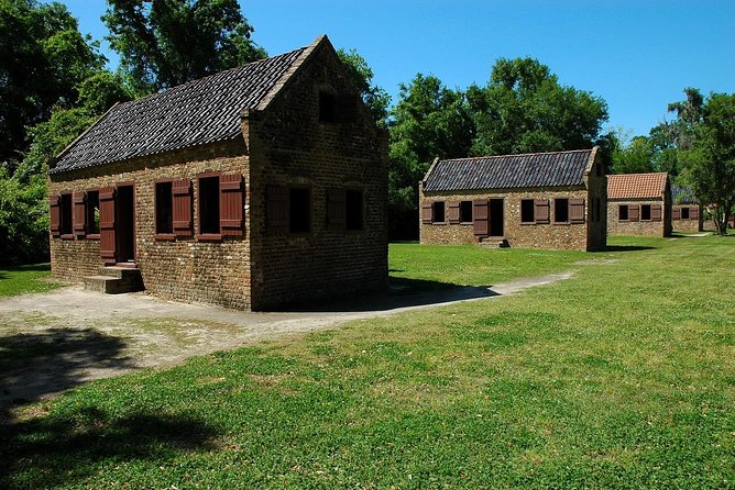 Boone Hall Plantation Admission & Tour with Transportation from Charleston - The oak-lined entrance sets the mood
