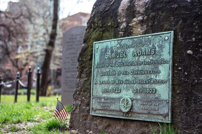 Boston Food & History: Pizza, North End & Freedom Trail - Ending at the Boston Public Garden