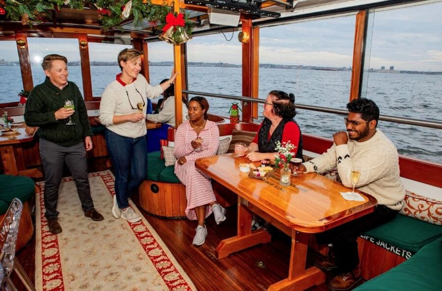 Boston: Harbor Sunset Yacht Cruise - Rowes Wharf and the first boarding steps