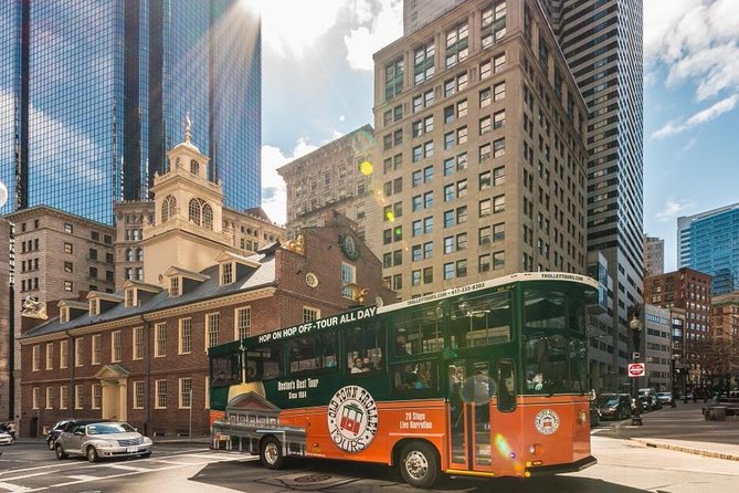 Boston Hop-On Hop-Off Trolley Tour with 13 Stops - How the two Boston trolley loops fit together