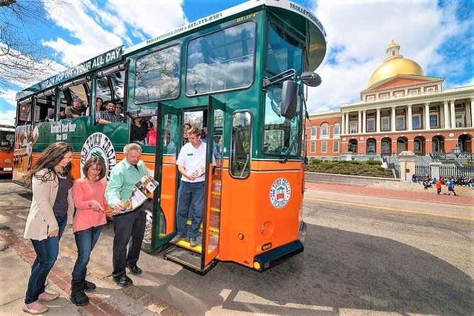 Boston Hop-On Hop-Off Trolley Tour with 13 Stops - Stop 1: Long Wharf, the best place to begin
