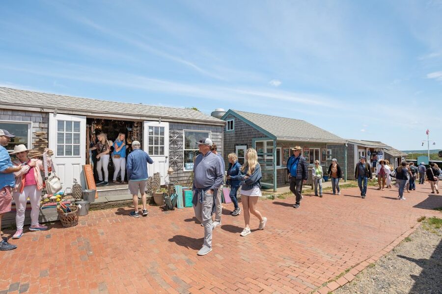 Boston: Martha's Vineyard Day Trip with Optional Island Tour - Edgartown: pretty, polished, and short on time