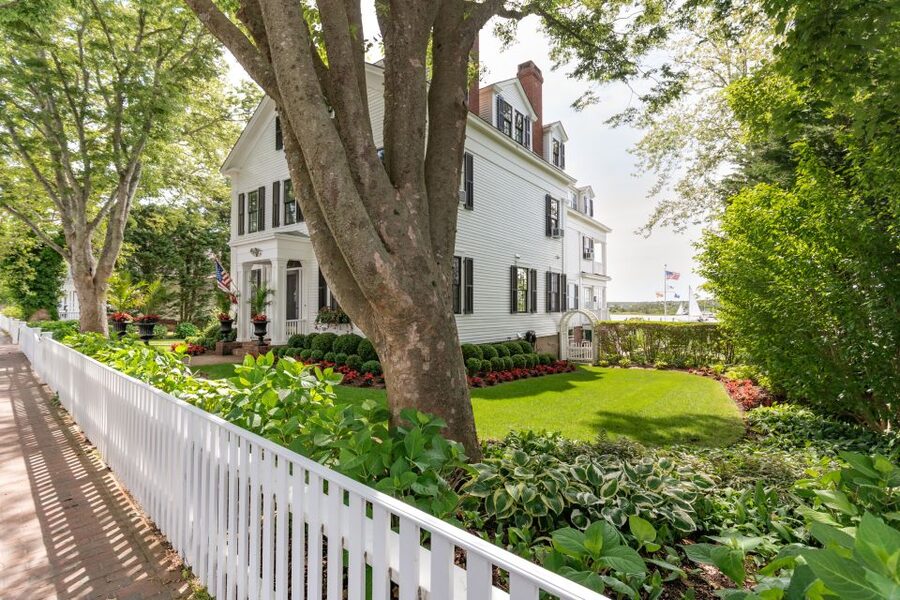 Boston: Martha's Vineyard Day Trip with Optional Island Tour - Exploring Martha’s Vineyard without the tour