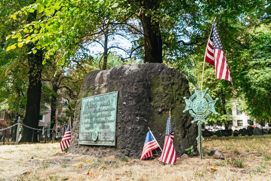 Boston's Freedom Trail: A Revolutionary Walking Tour - Copp’s Hill, the USS Constitution, and Bunker Hill
