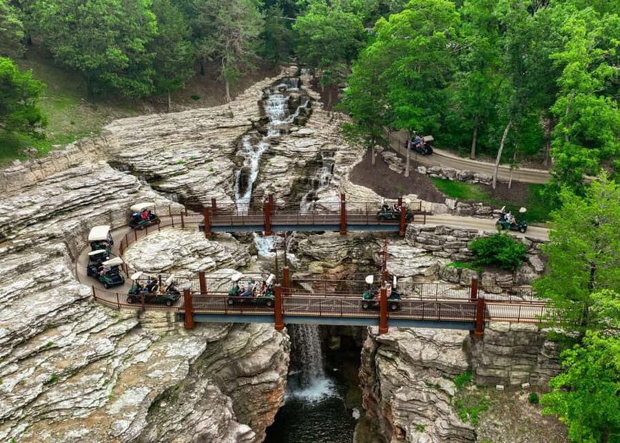 Branson: Top of the Rock Ozarks Heritage Preserve - The cave and the unusual Bat Bar