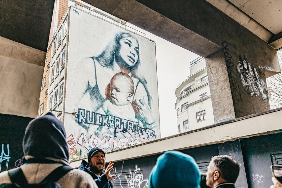 Bristol: Blackbeard to Banksy Guided Walking Tour - Queen Square and the route toward the water