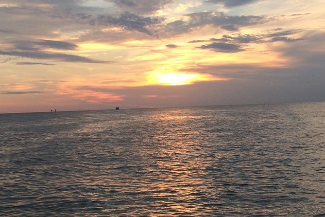 Calypso Queen Tropical Party Buffet Cruise - Dinner music, dancing, and the party question