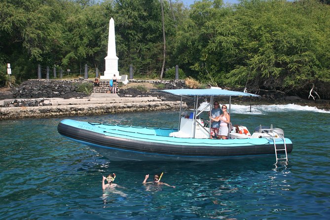 Captain Cook Snorkel Tour with Sea Caves and Lava Tubes - A 30-minute boat ride with open Kona views
