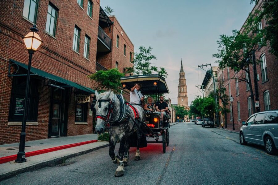Charleston: Haunted Carriage Evening Tour - Key points at a glance