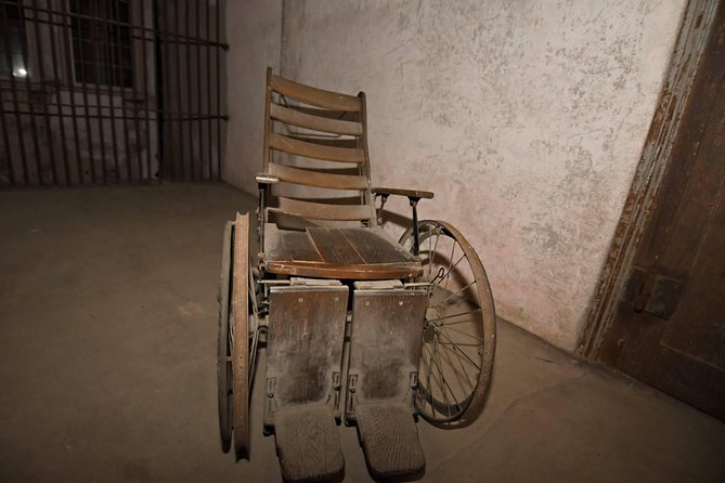 Charleston Haunted Jail Night-Time Walking Tour with Admission to Old City Jail - How scary is the Old City Jail at night?