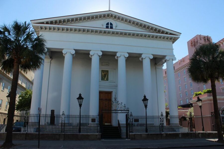 Charleston: Historic City Highlights Guided Bus Tour - Neighborhoods, war stories, and local anecdotes