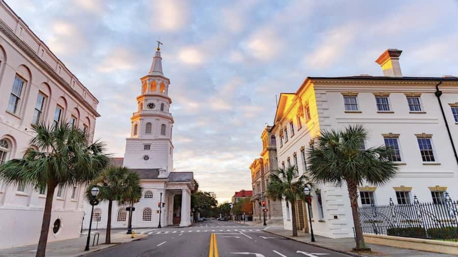 Charleston: History and Architecture Guided Walking Tour - French Quarter landmarks and historic interiors