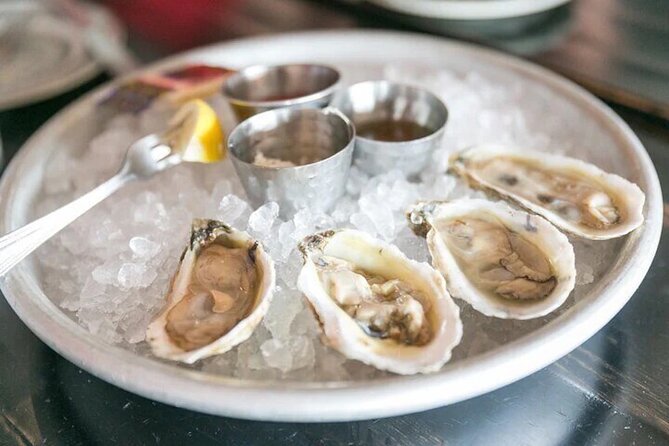 Charleston's Historic Downtown Food Tour - A Charleston lunch served with context