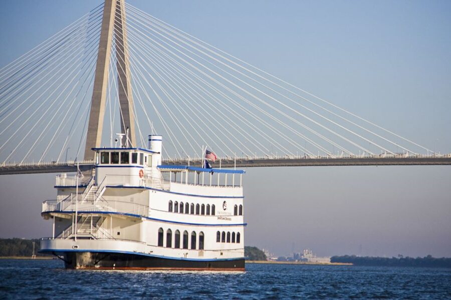 Charleston: Sightseeing Harbor Tour & Dolphin Watch - Fort Sumter and the opening chapter of the Civil War