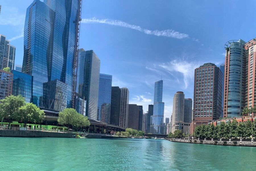 Chicago: 1.5-Hour Lake and River Architecture Cruise - Who should book this cruise?