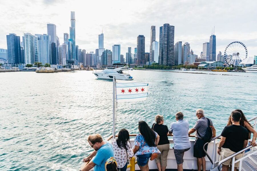 Chicago: 1.5-Hour Lake and River Architecture Cruise - Boarding near Michigan Avenue and the DuSable Bridge