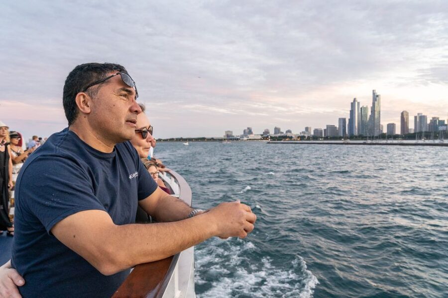 Chicago: 1.5-Hour Scenic Sunset Lake Cruise - How to get the best seat and best photos